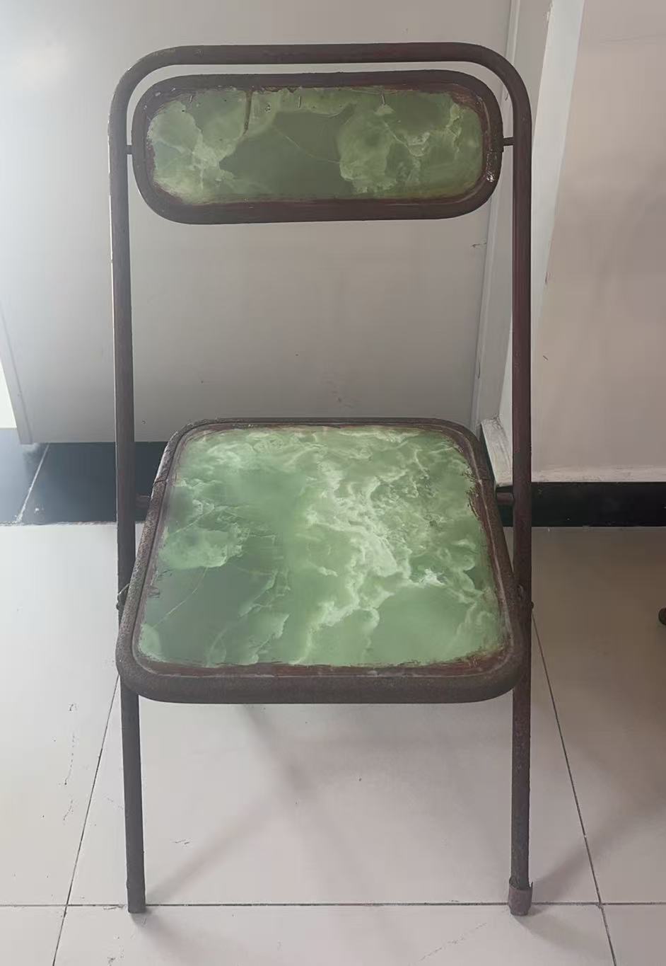 绿纹面金属折叠椅