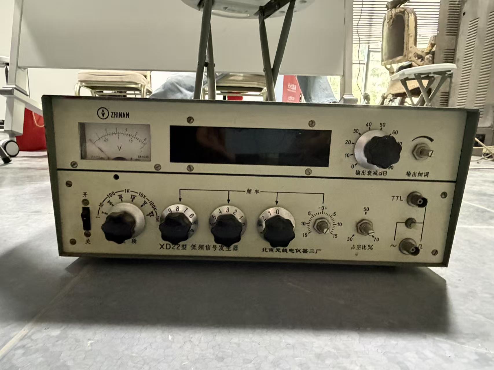XD22型低频信号发生器