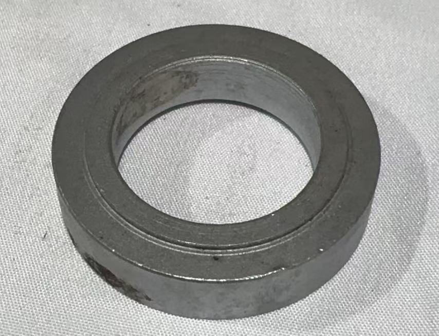 箱内零部件15