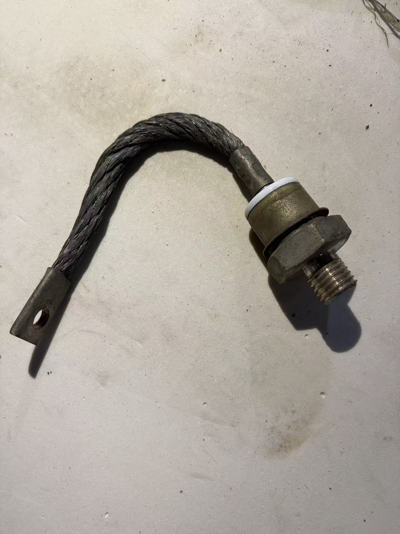 箱内零部件11