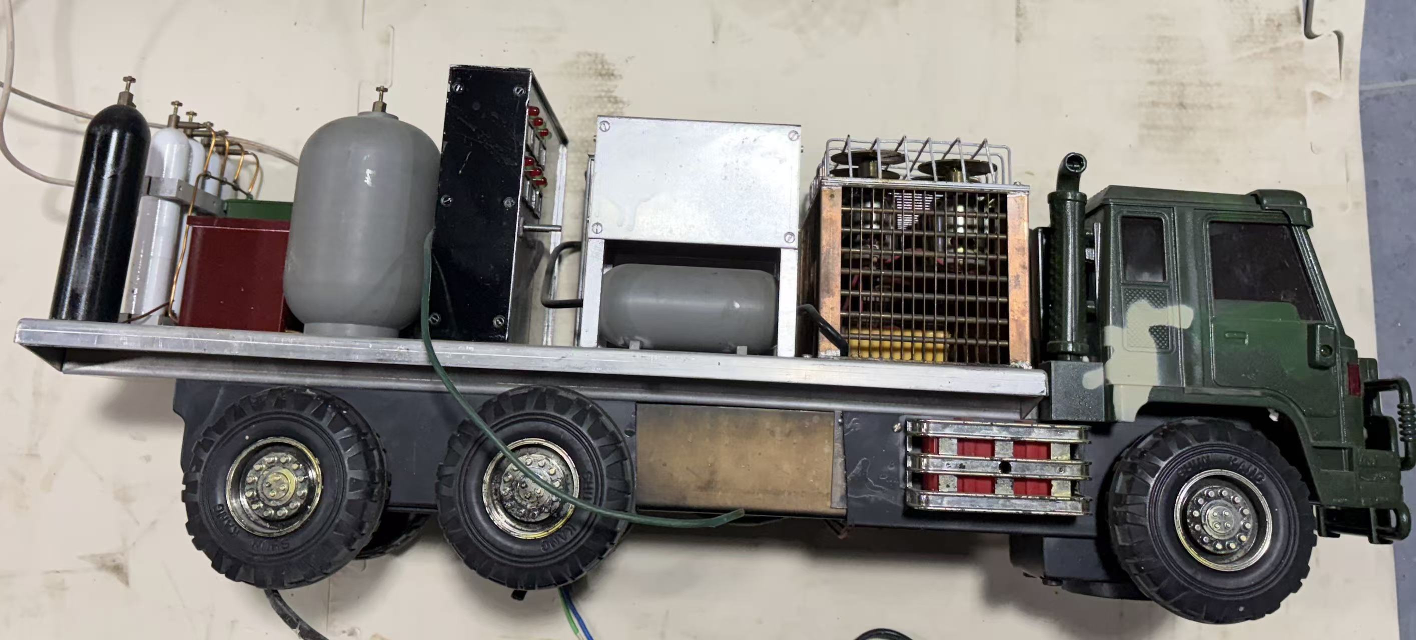 军用迷彩载具模型