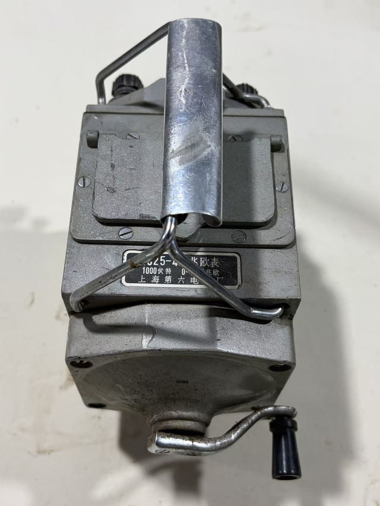 ZC25-4型兆欧表