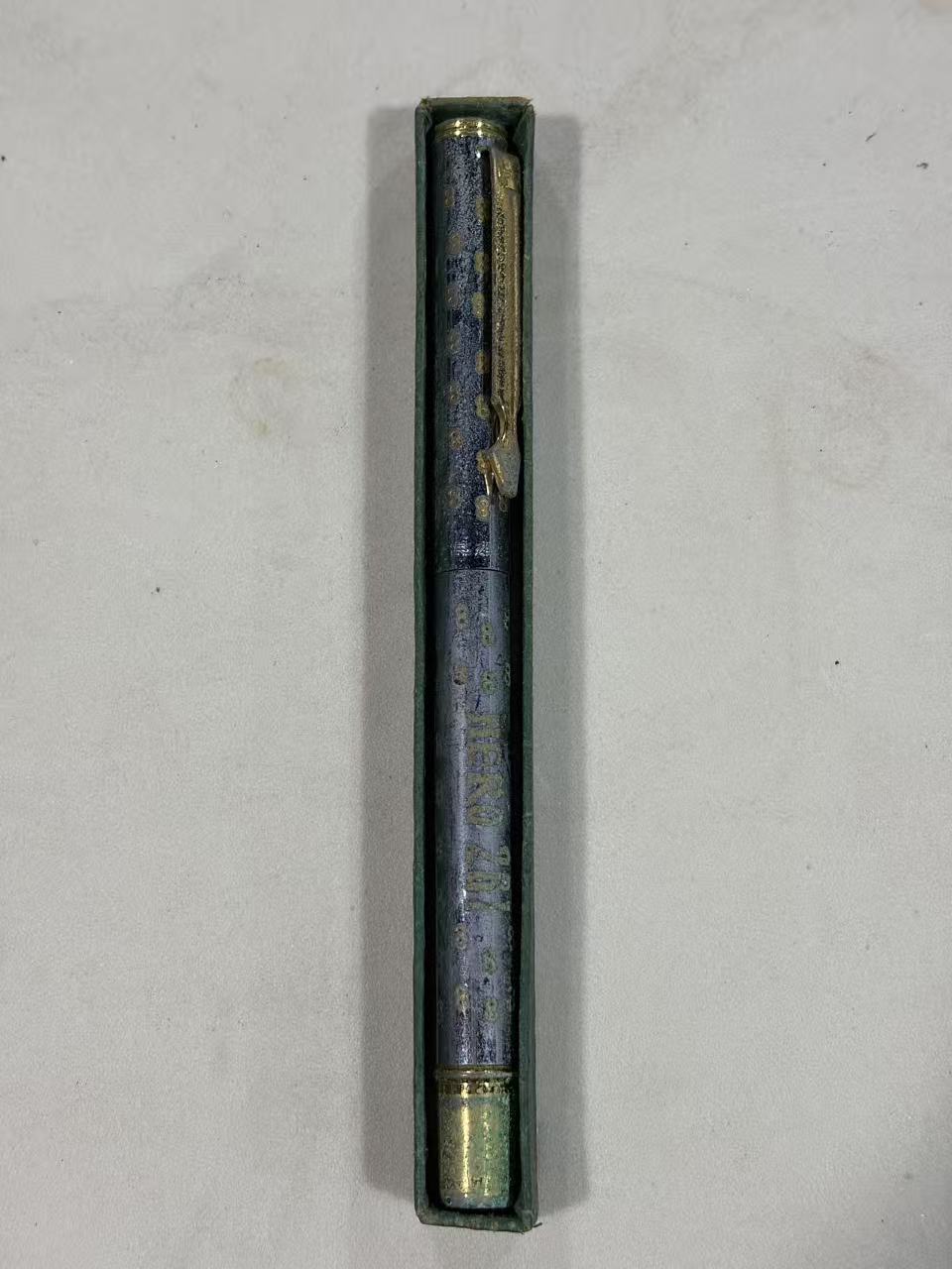 英雄牌钢笔