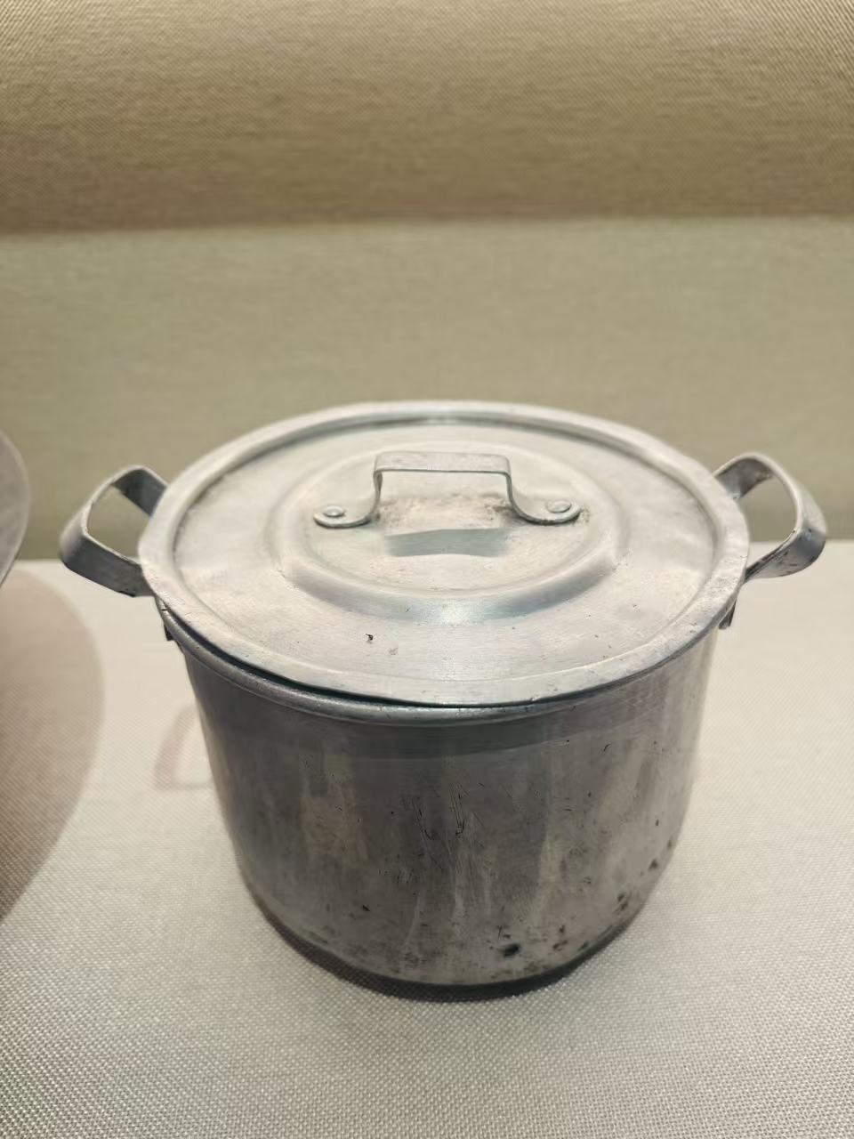 “17号工地”工人使用的铝锅