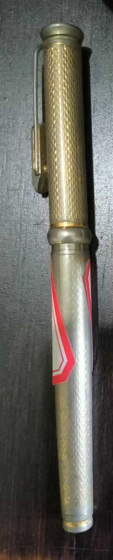 英雄牌钢笔