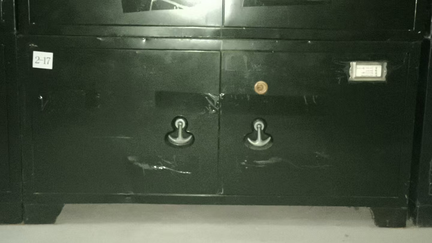 双开门小铁皮柜