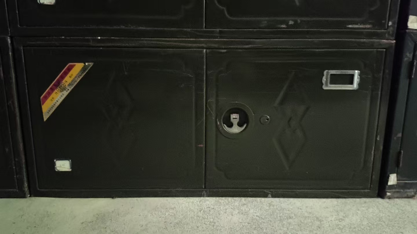 经纬牌双开门小铁皮柜
