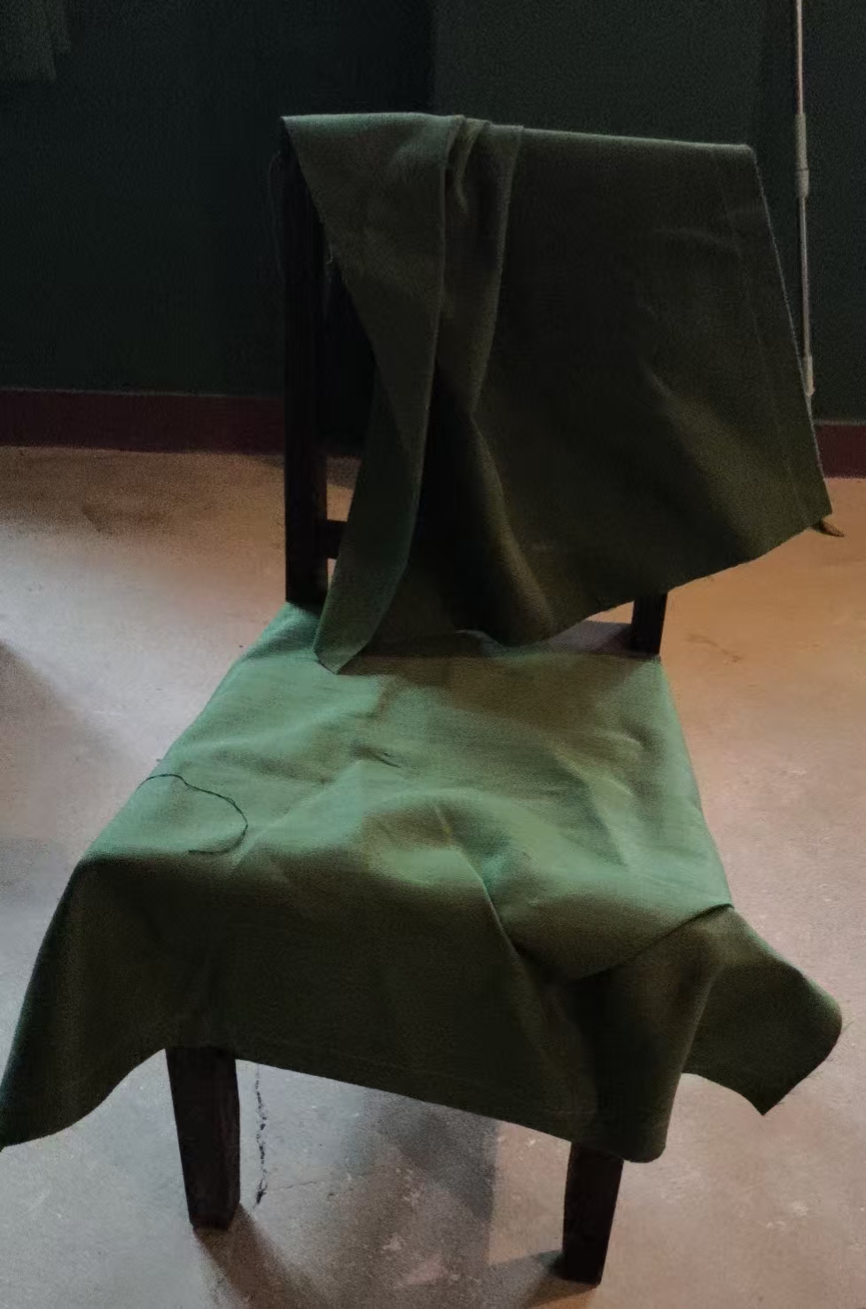 木质独凳