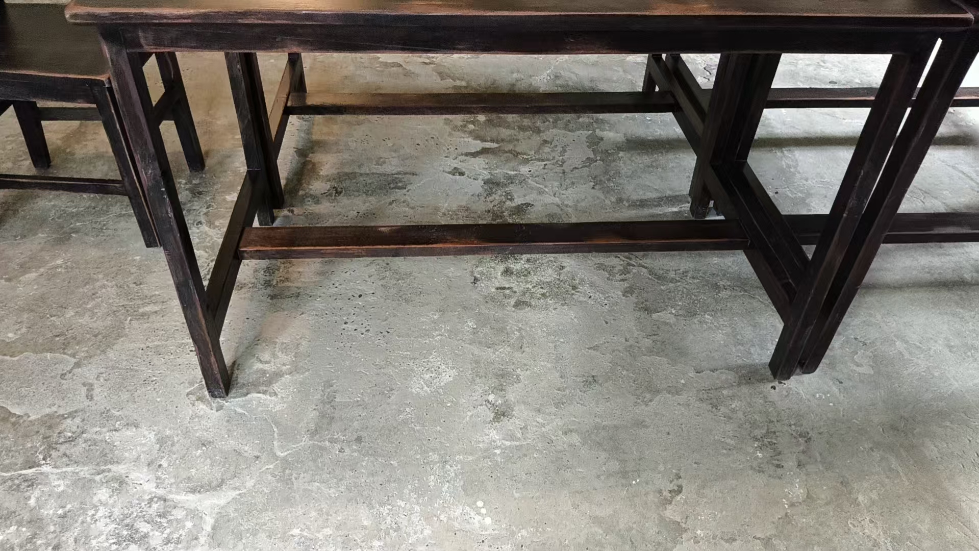 木桌