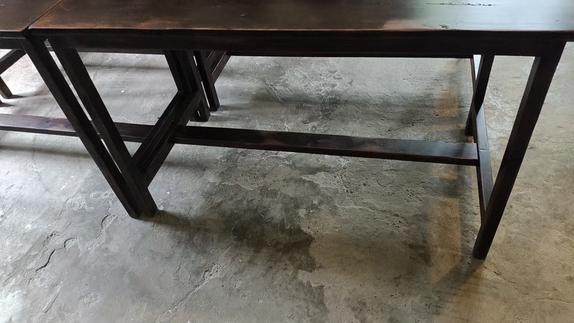 木桌