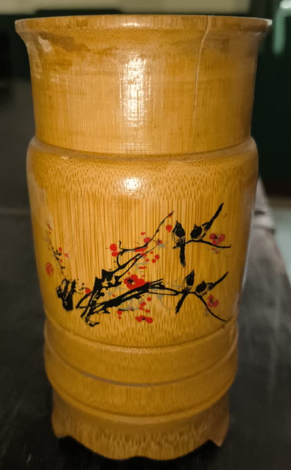 梅纹竹笔筒