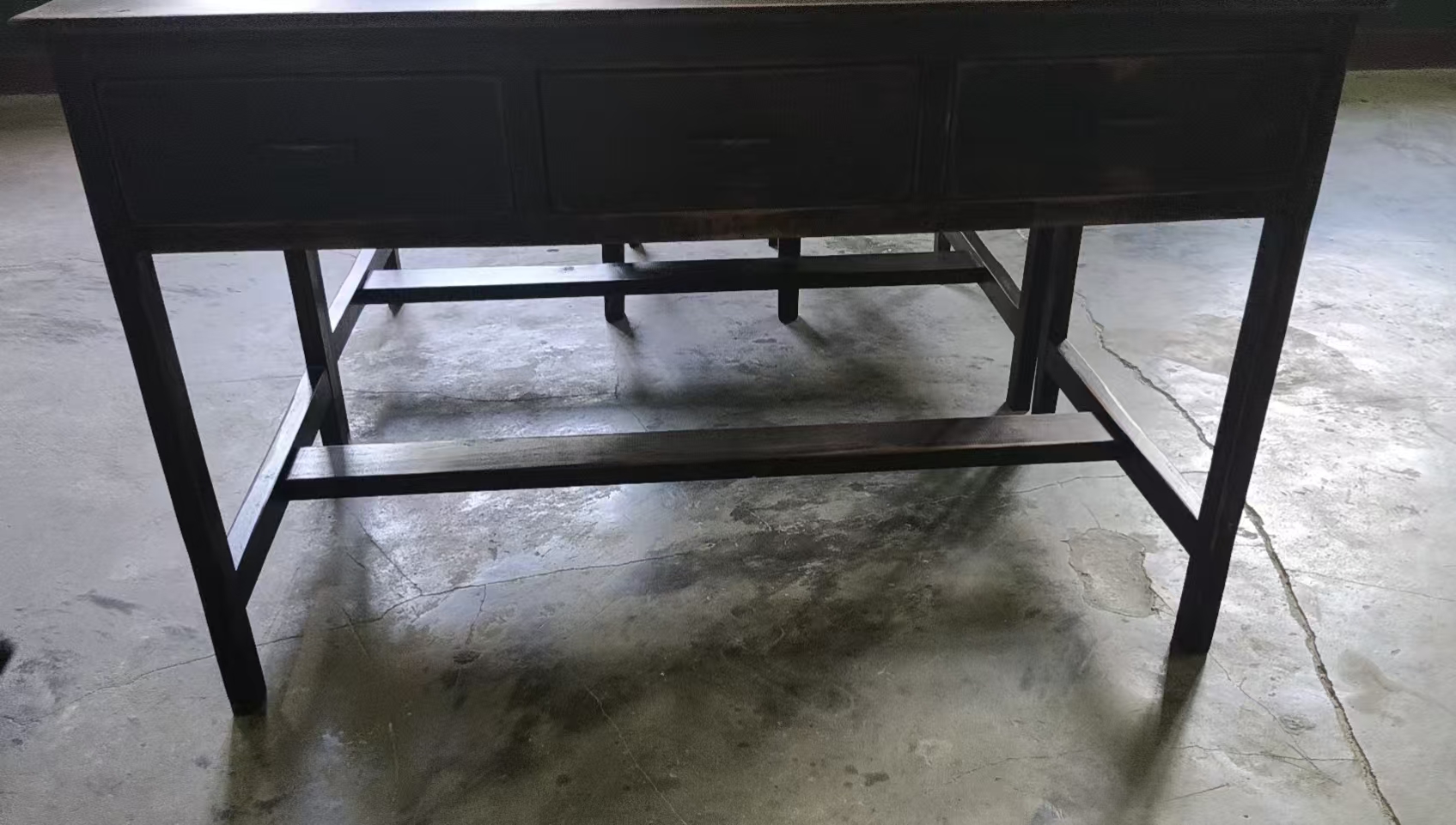 木桌