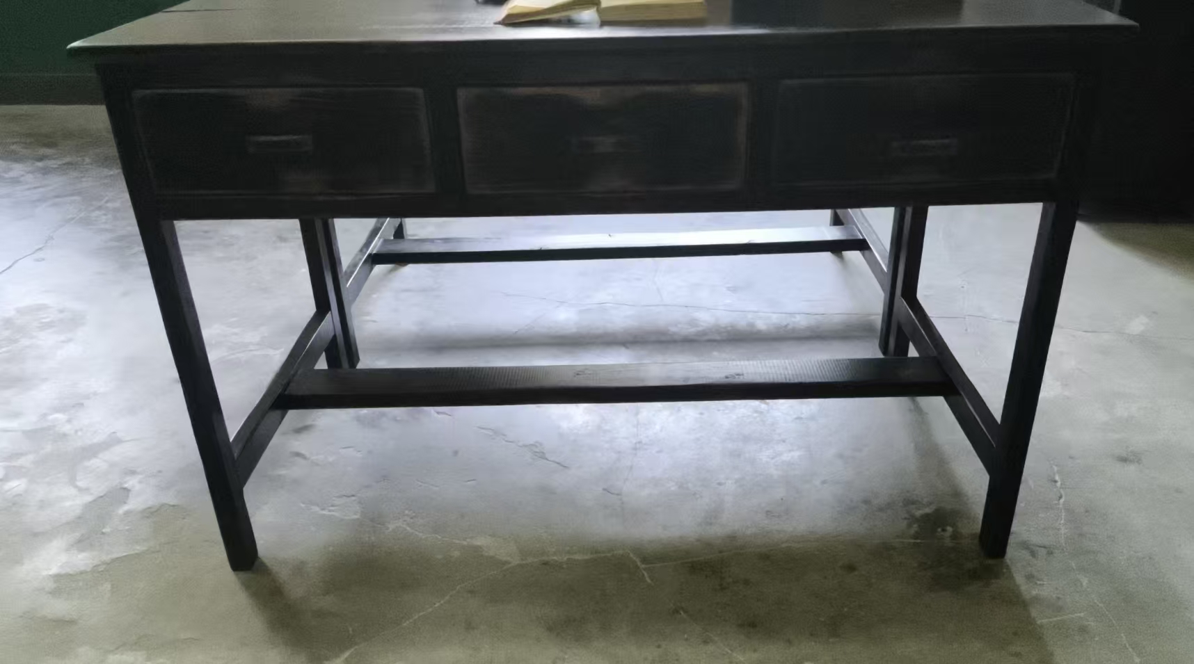 木桌