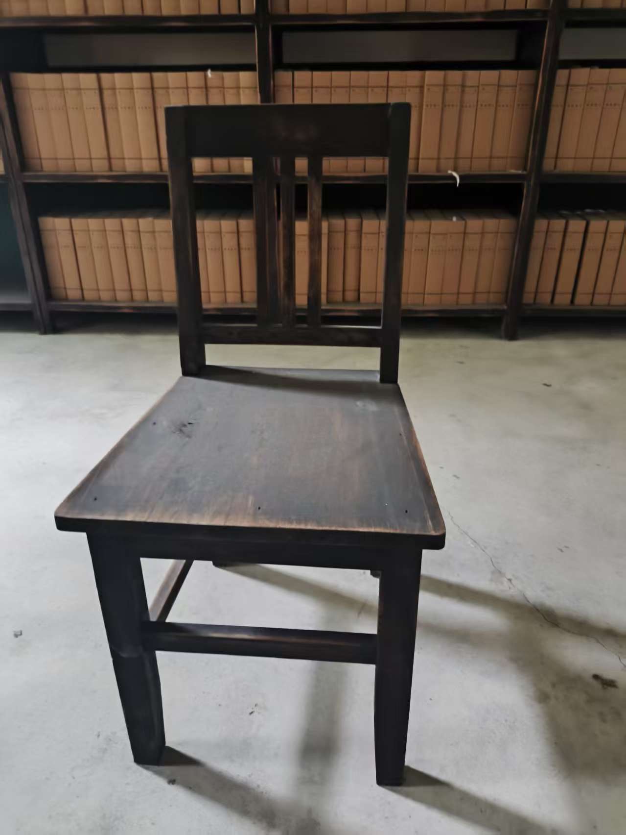 木质独凳