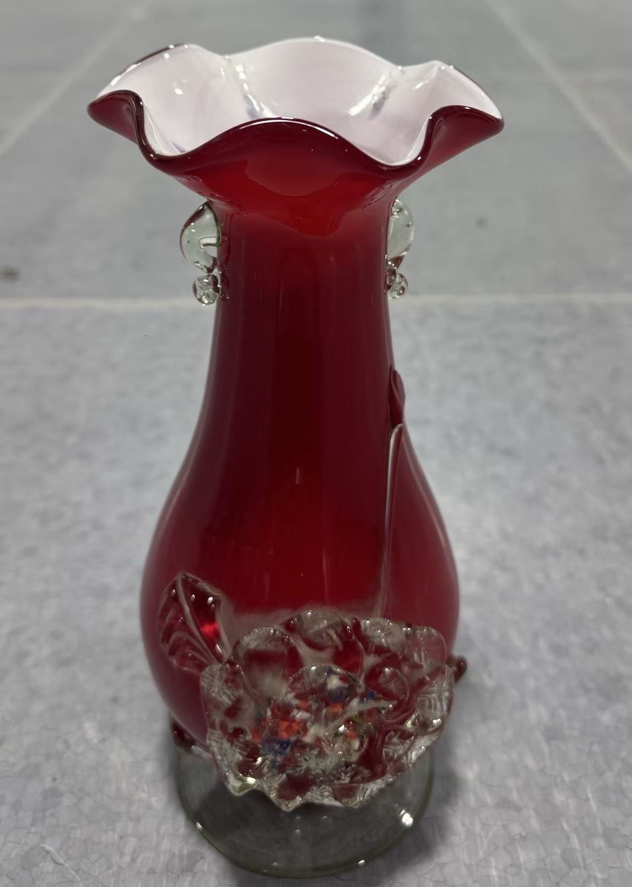 红色花卷口玻璃瓶