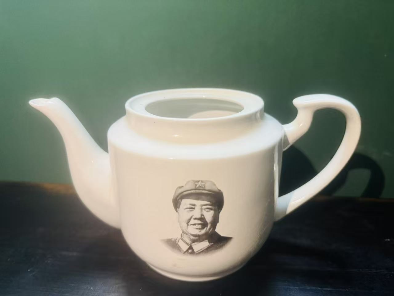 毛主席头像陶瓷茶壶身