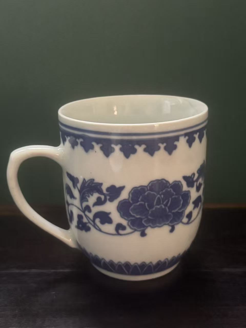青花瓷杯身