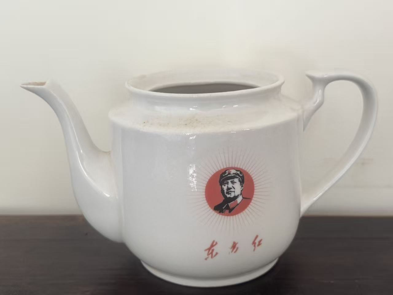 毛主席头像陶瓷茶壶身