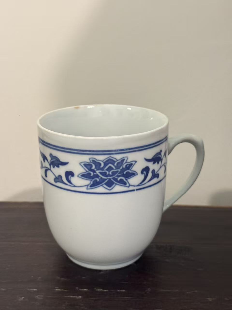 瓷杯身