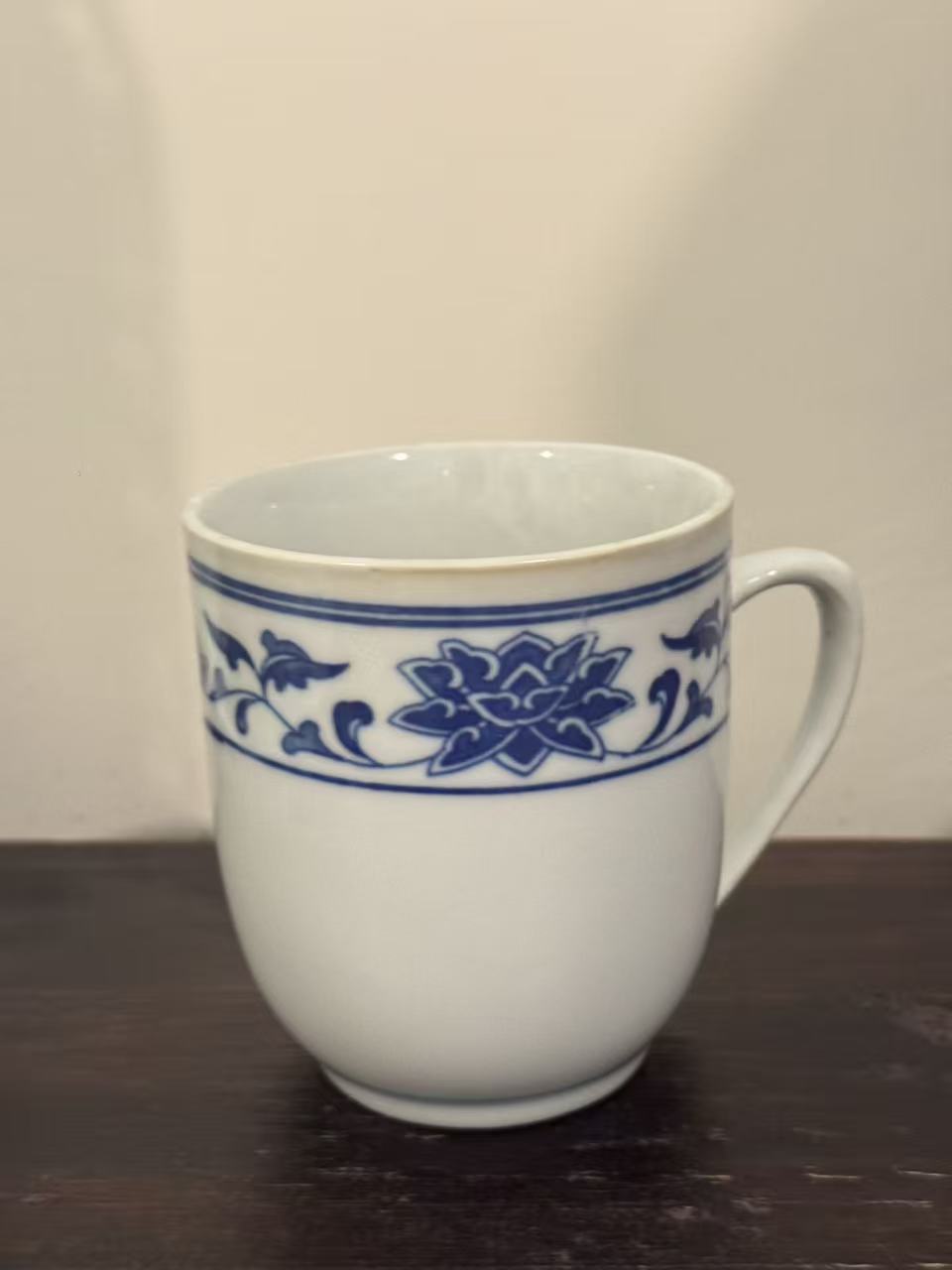 瓷杯身
