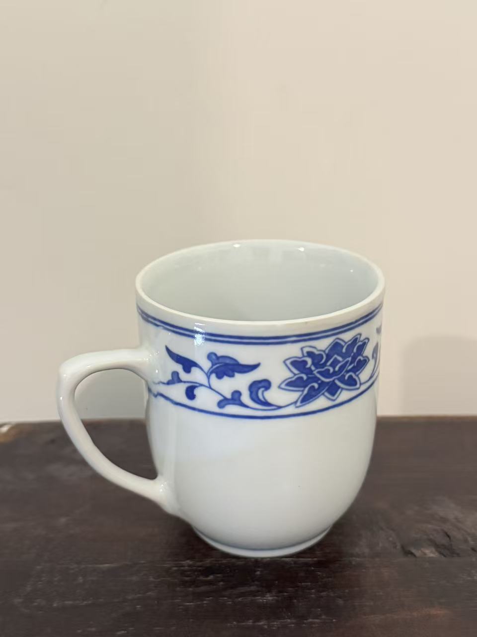 瓷杯身