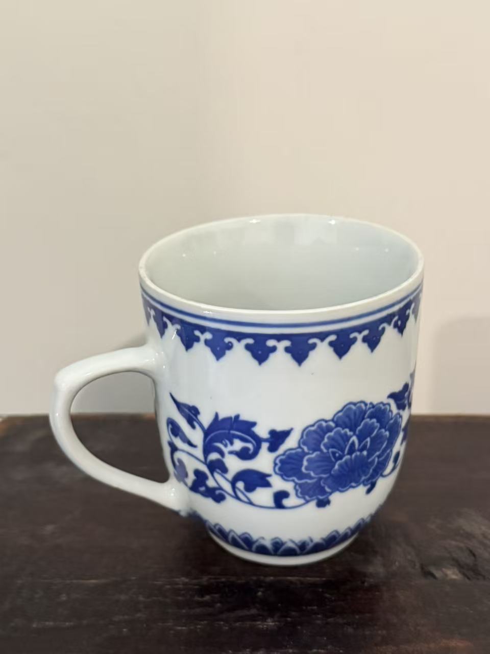瓷杯身