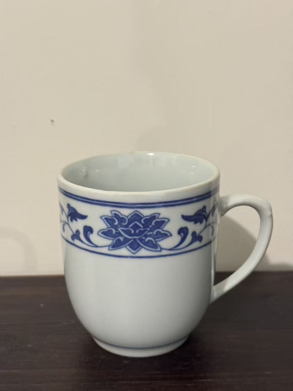 瓷杯身