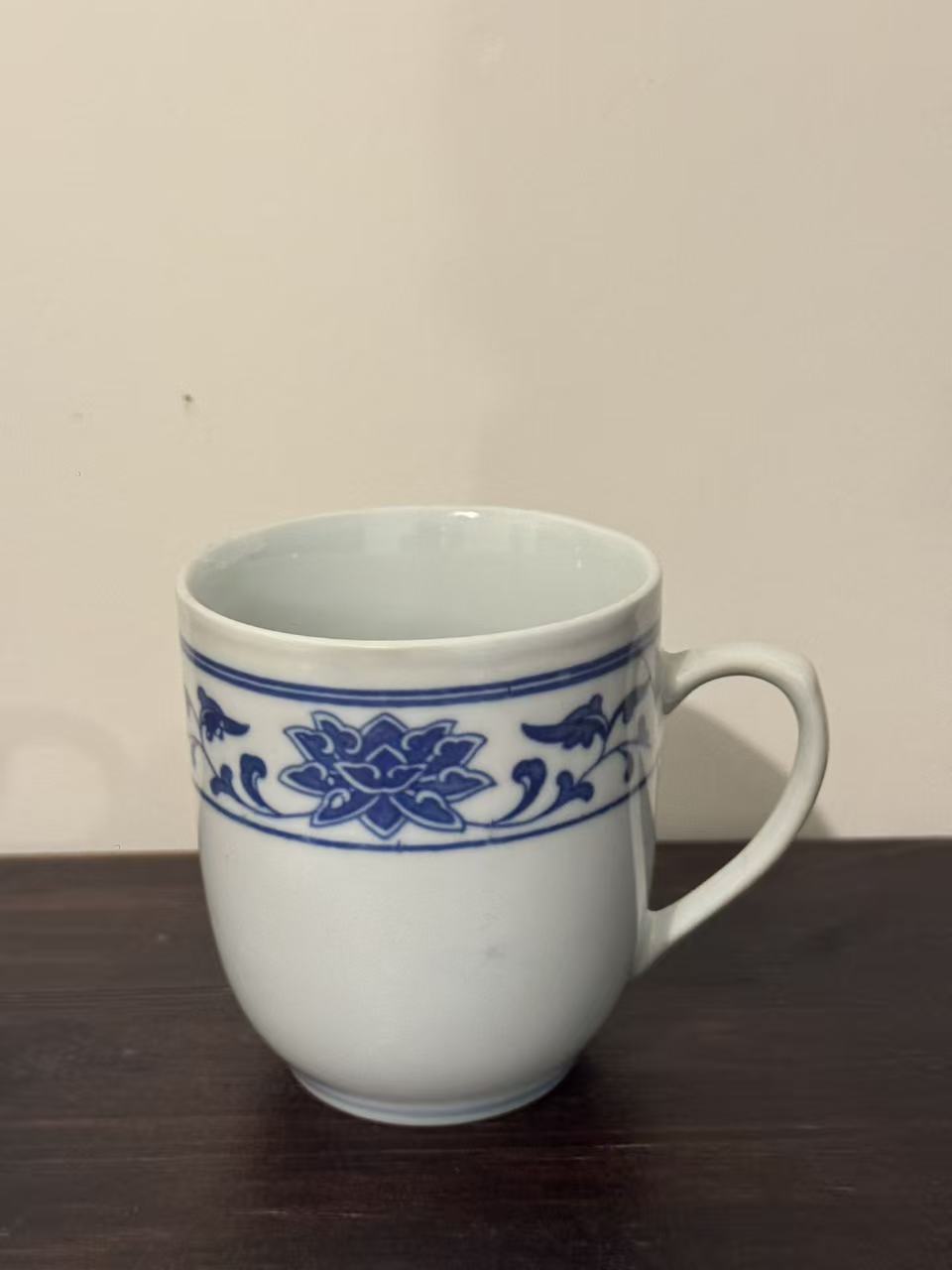 瓷杯身