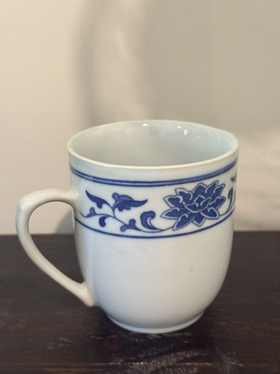 瓷杯身