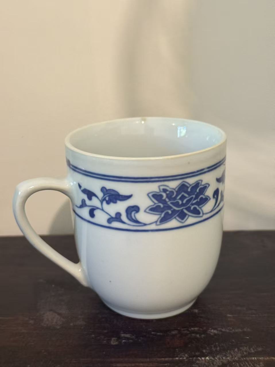 瓷杯身