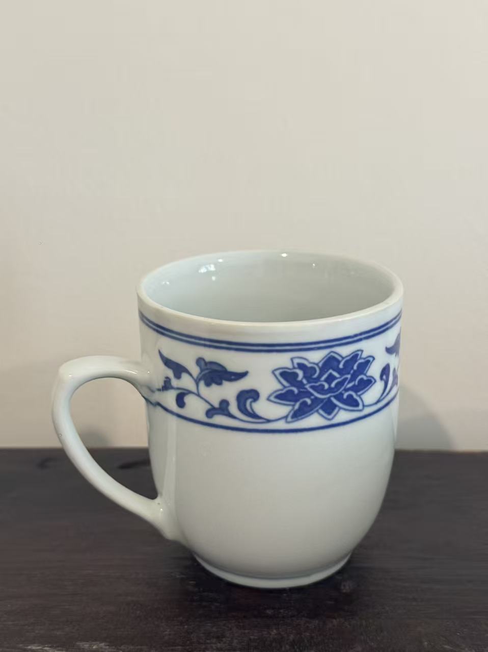 瓷杯身