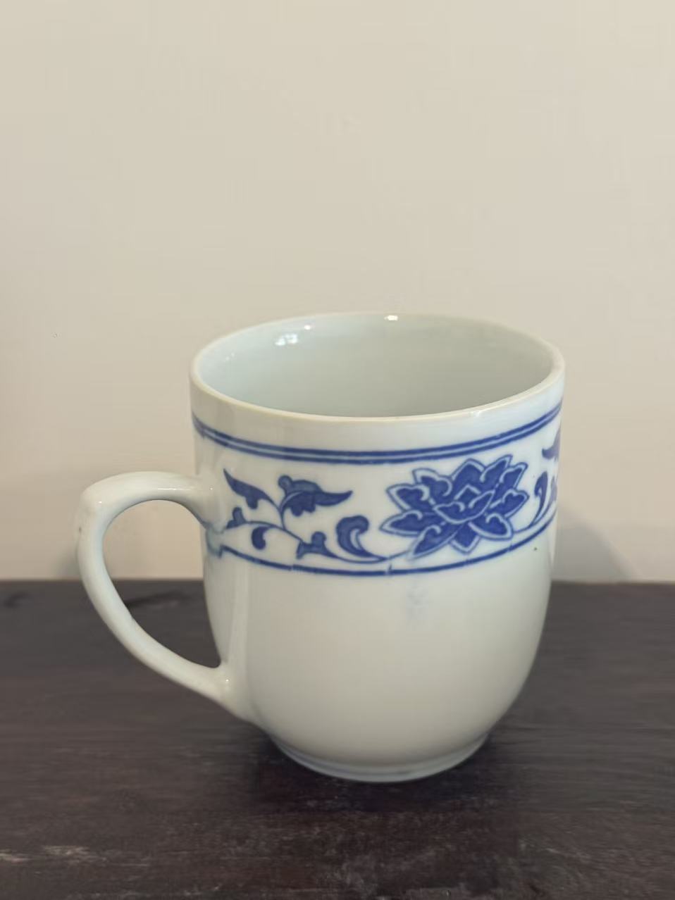瓷杯身