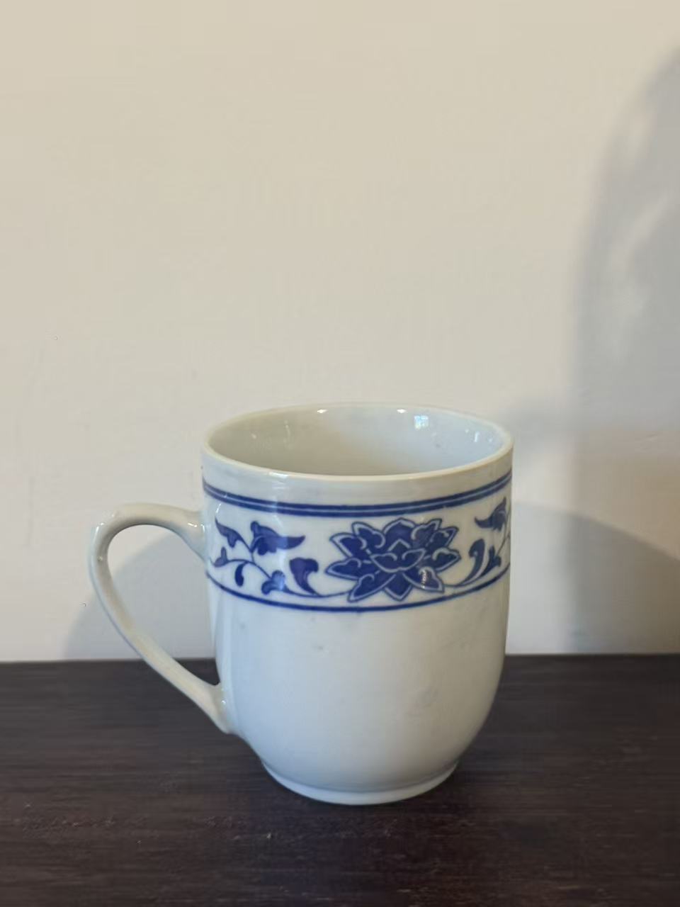 瓷杯身