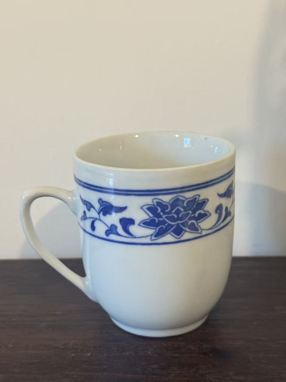 瓷杯身