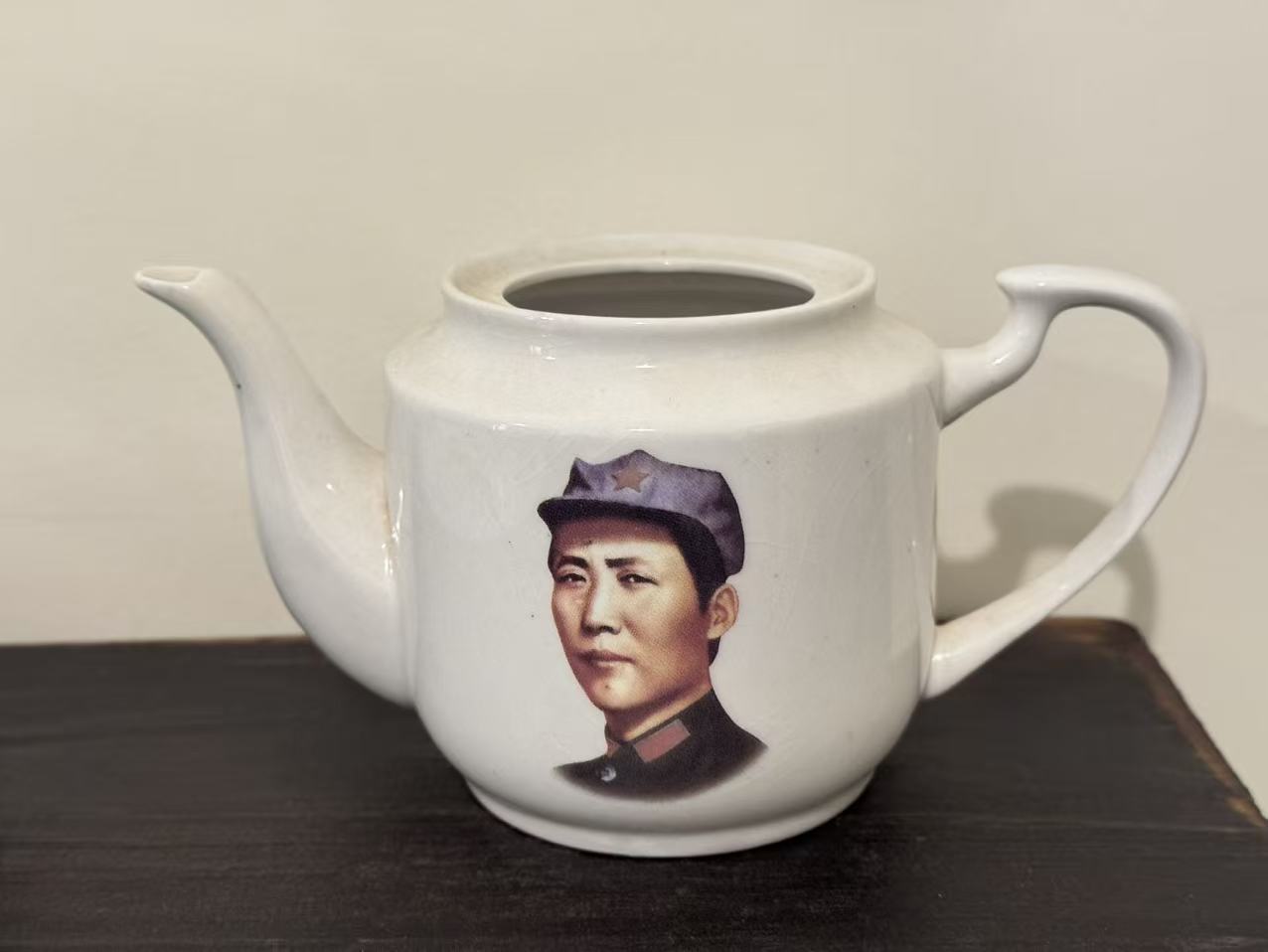 毛主席头像陶瓷茶壶身