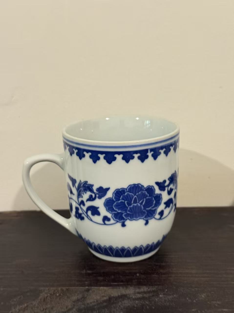 瓷杯身