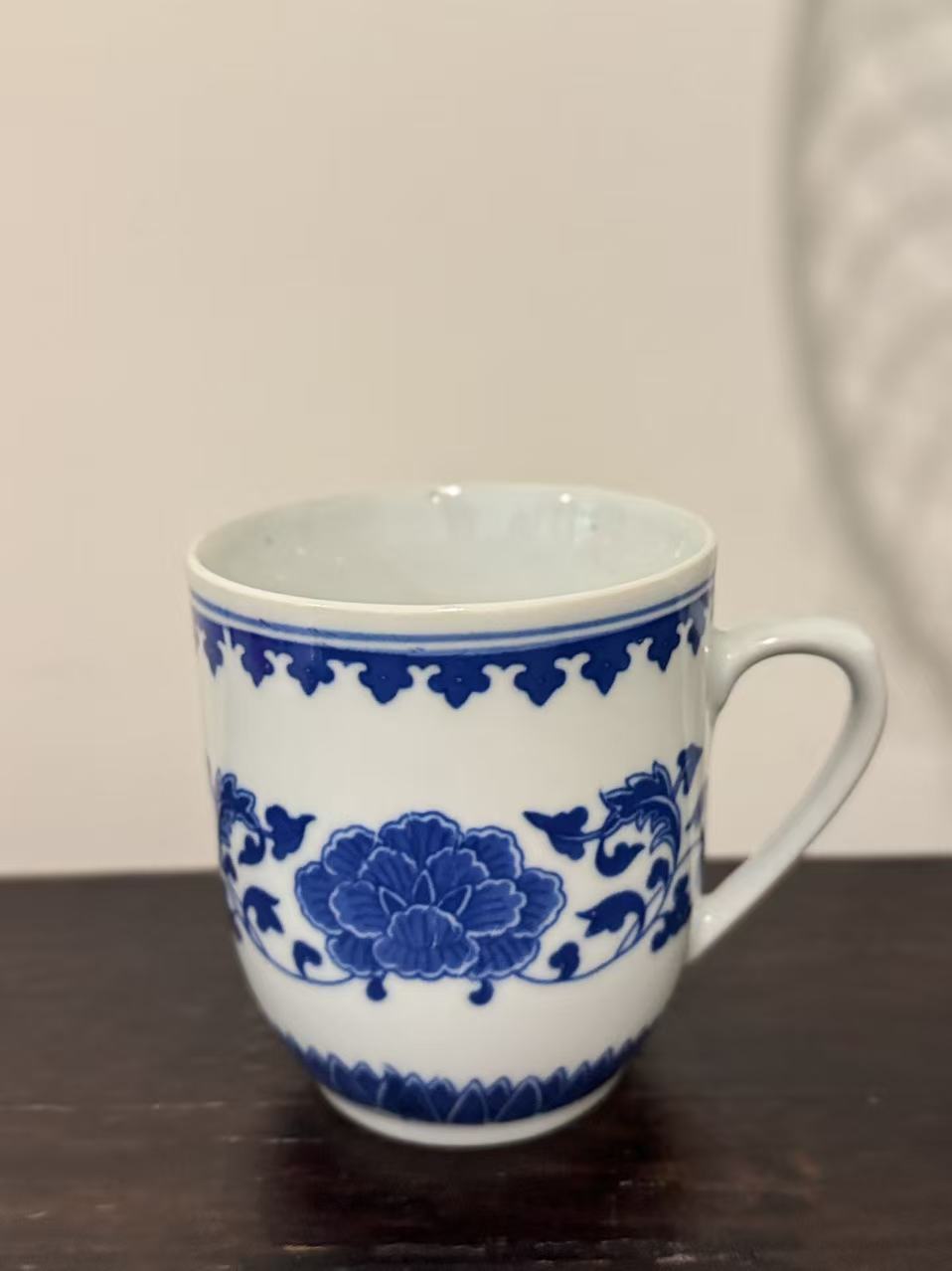 瓷杯身