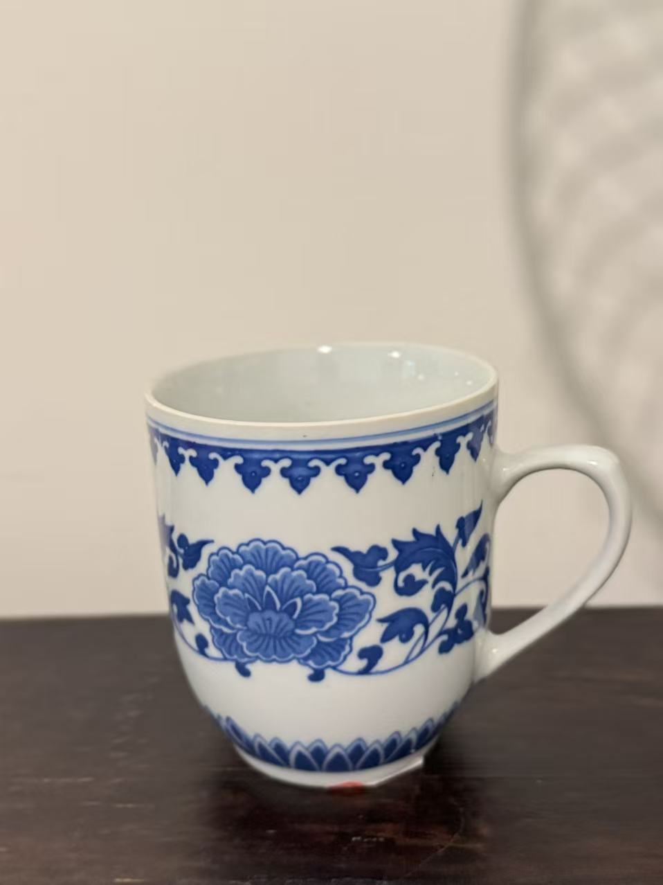 瓷杯身