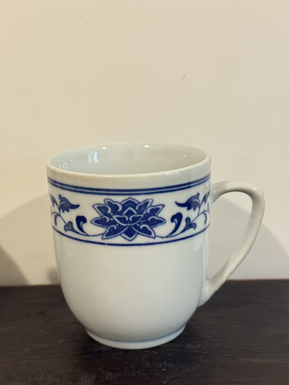 瓷杯身