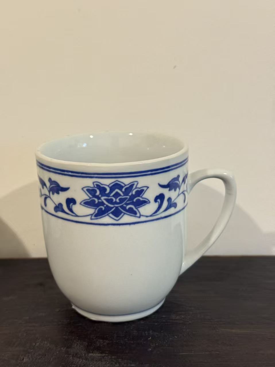 瓷杯身