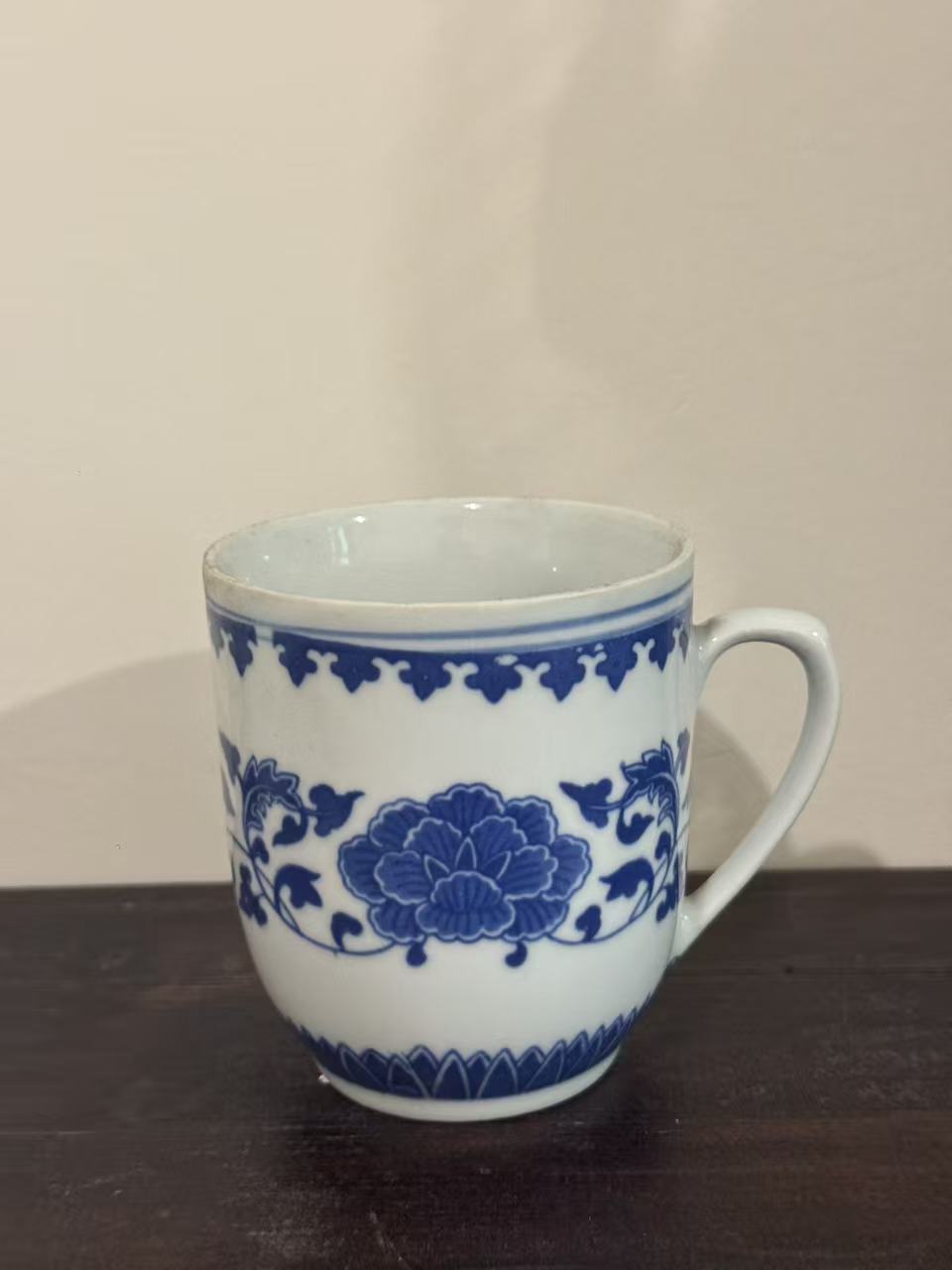 瓷杯身