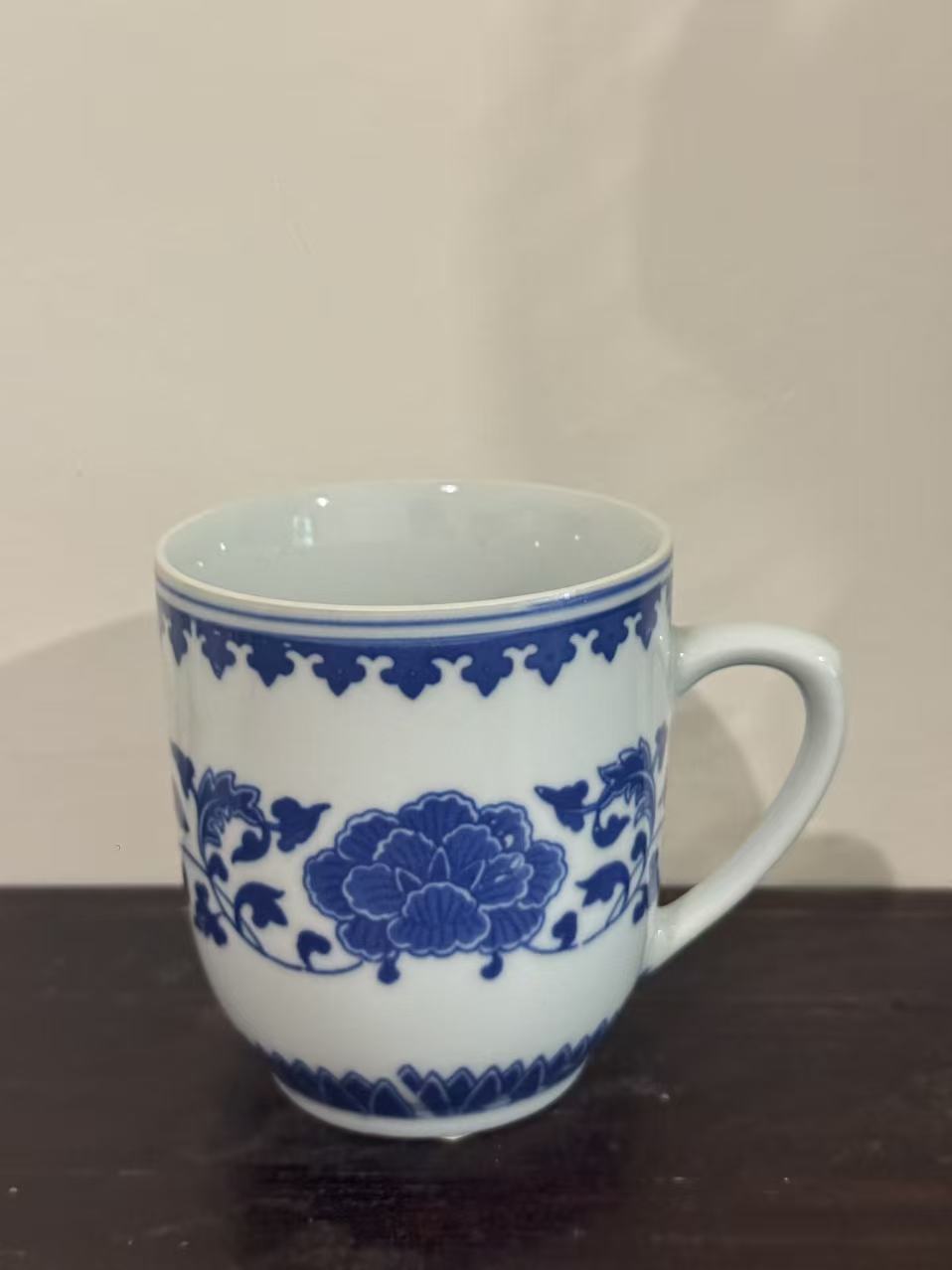 瓷杯身