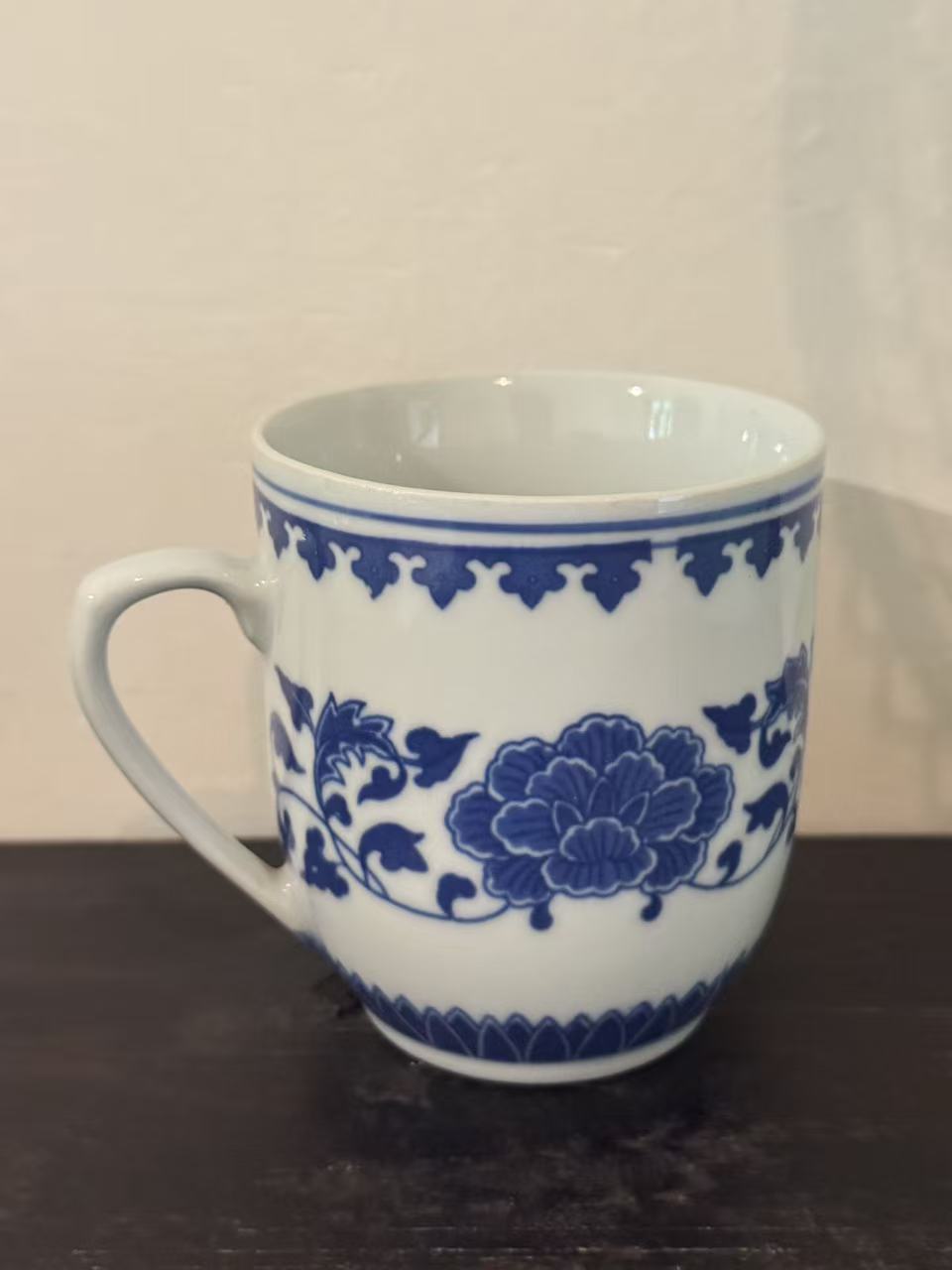 瓷杯身