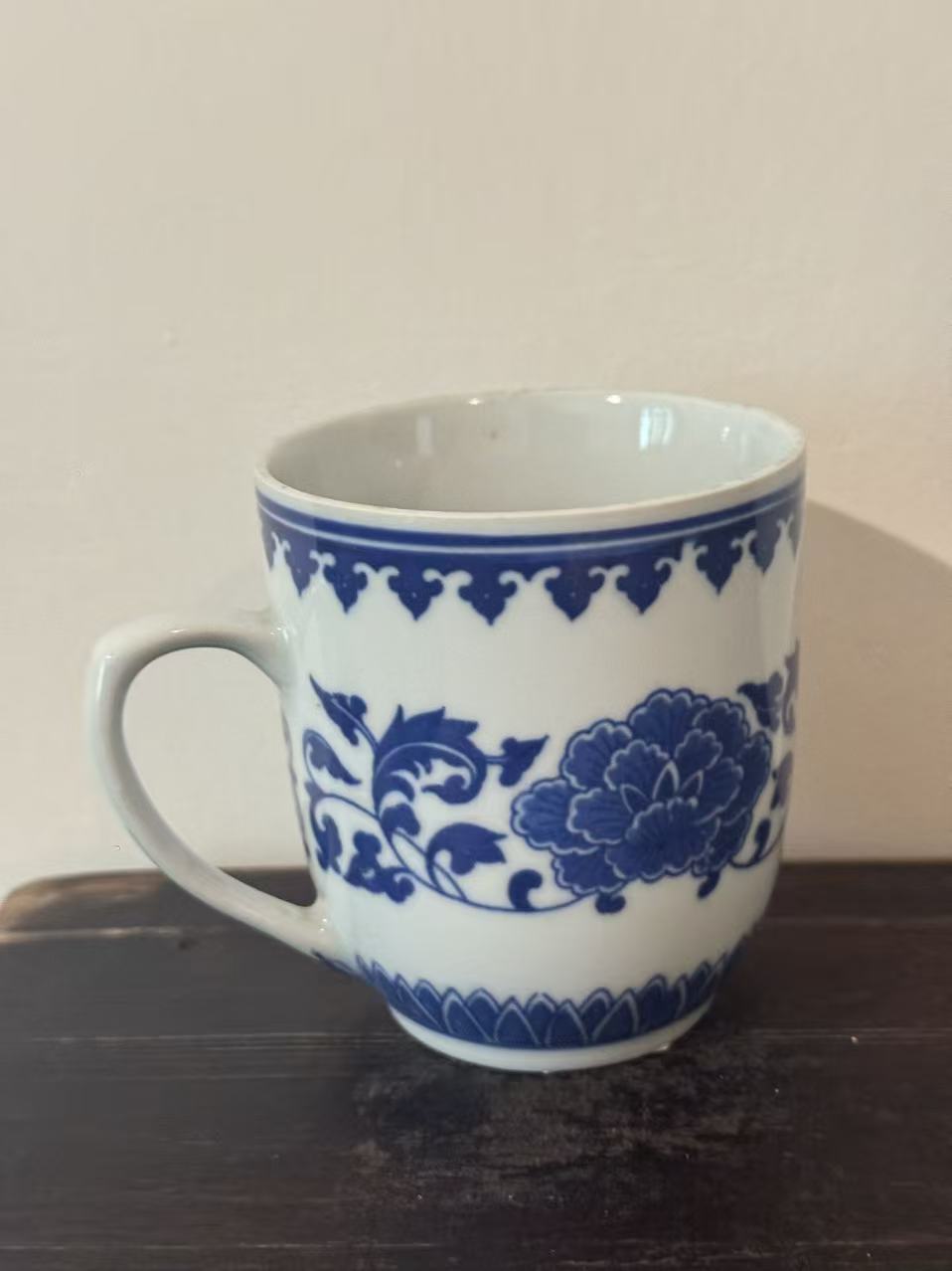 瓷杯身