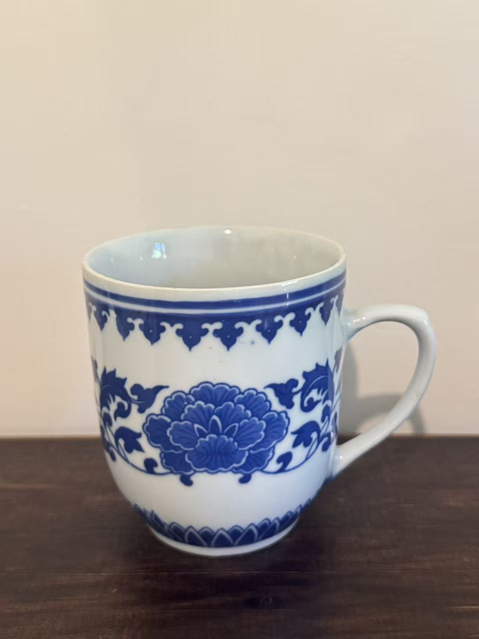 瓷杯身