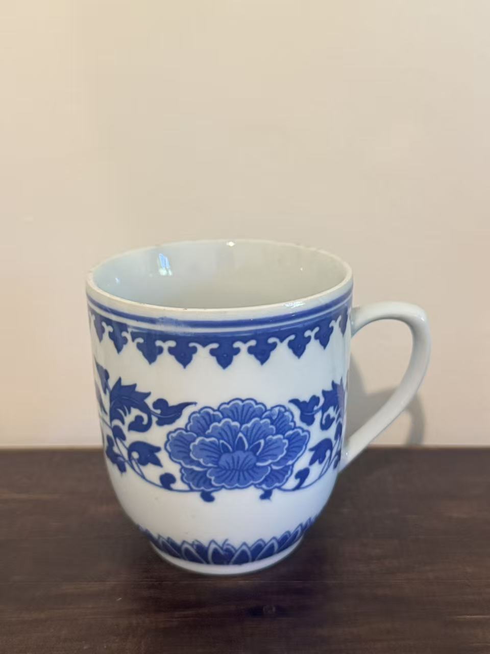 瓷杯身