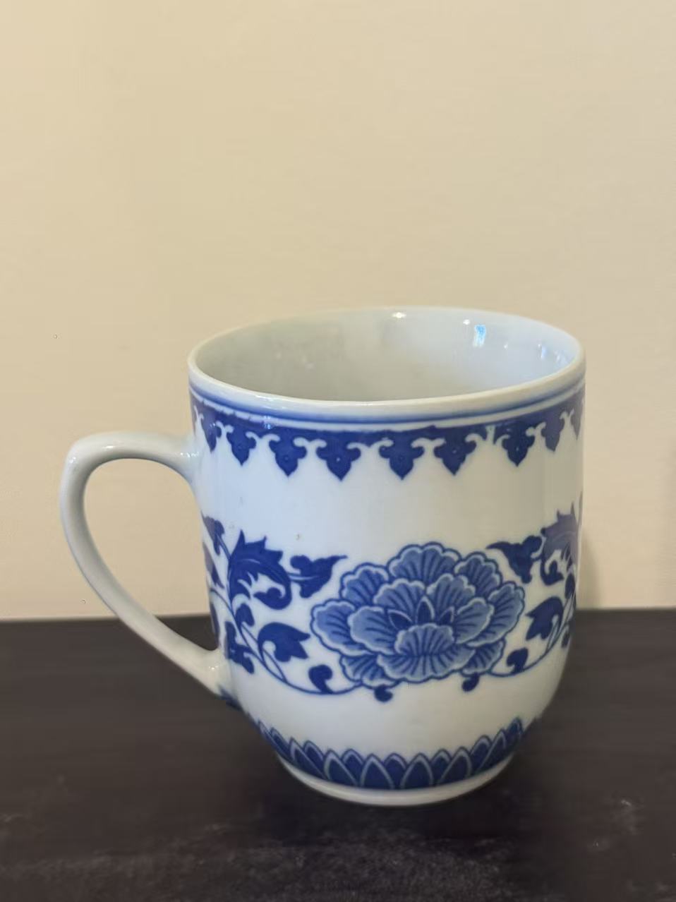 瓷杯身