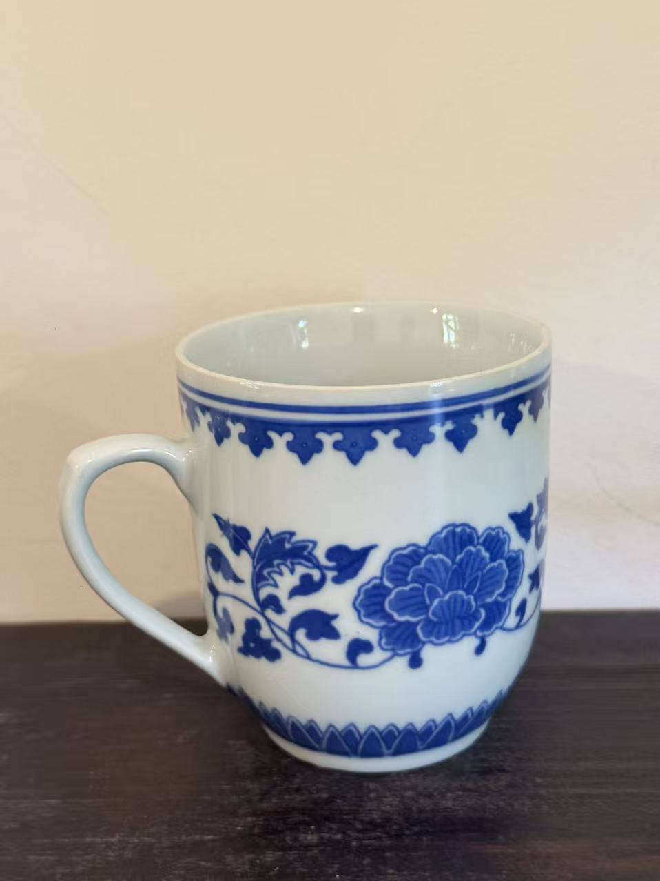 瓷杯身