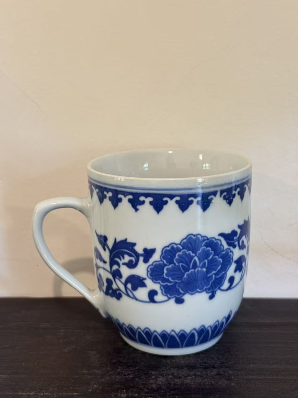 瓷杯身