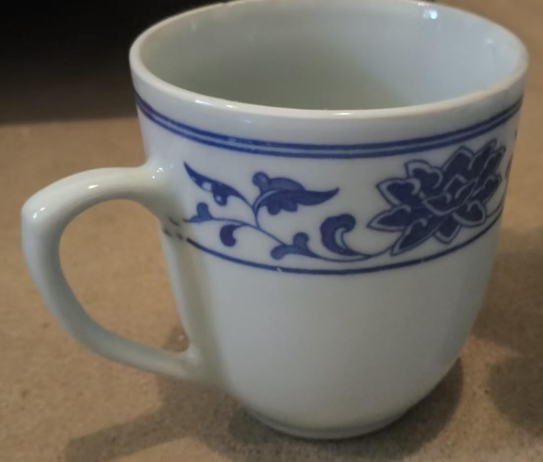 瓷杯身